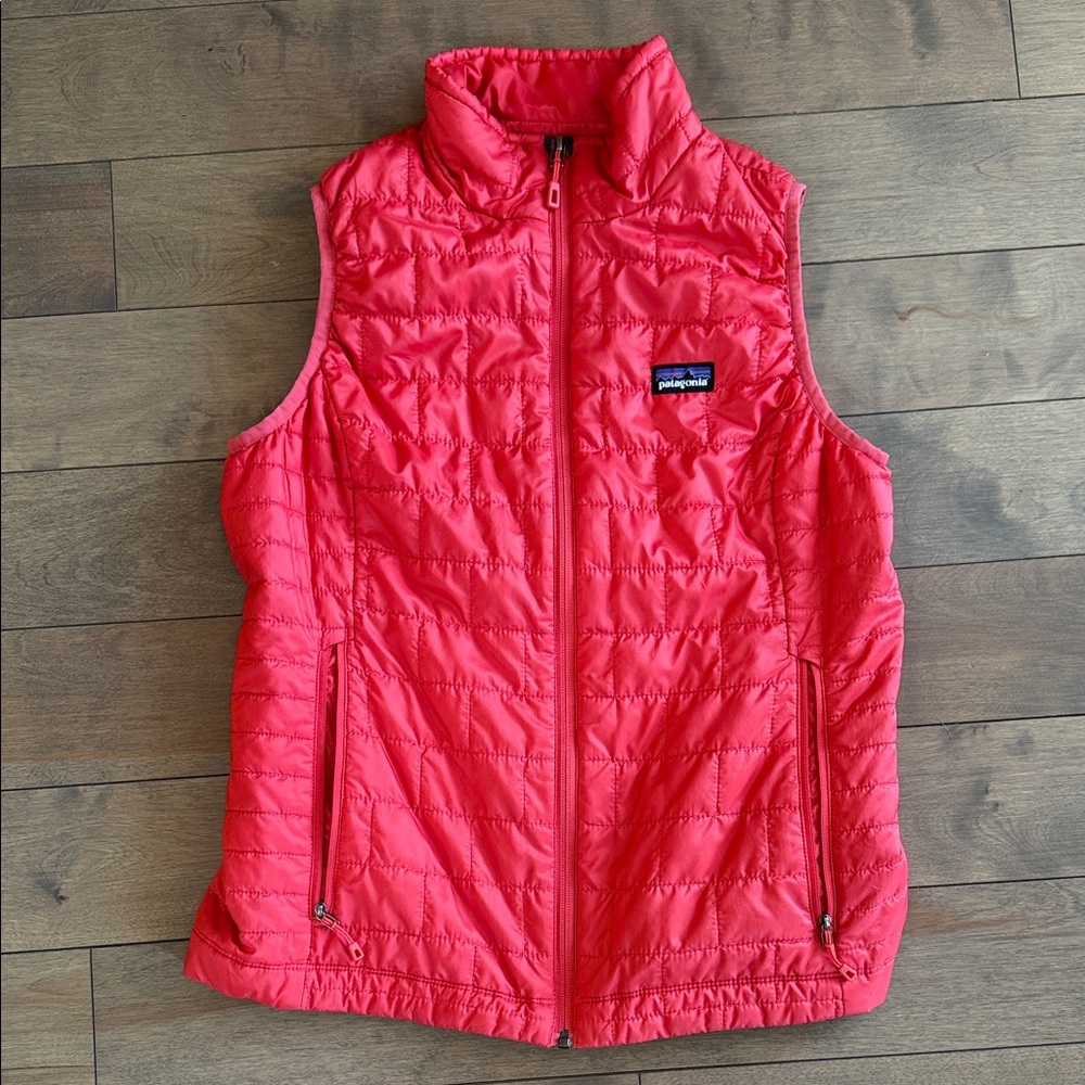 Patagonia Coral-Red Quilted Lightweight Women's Vest